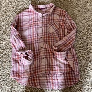 Women’s lightweight cotton button up shirt